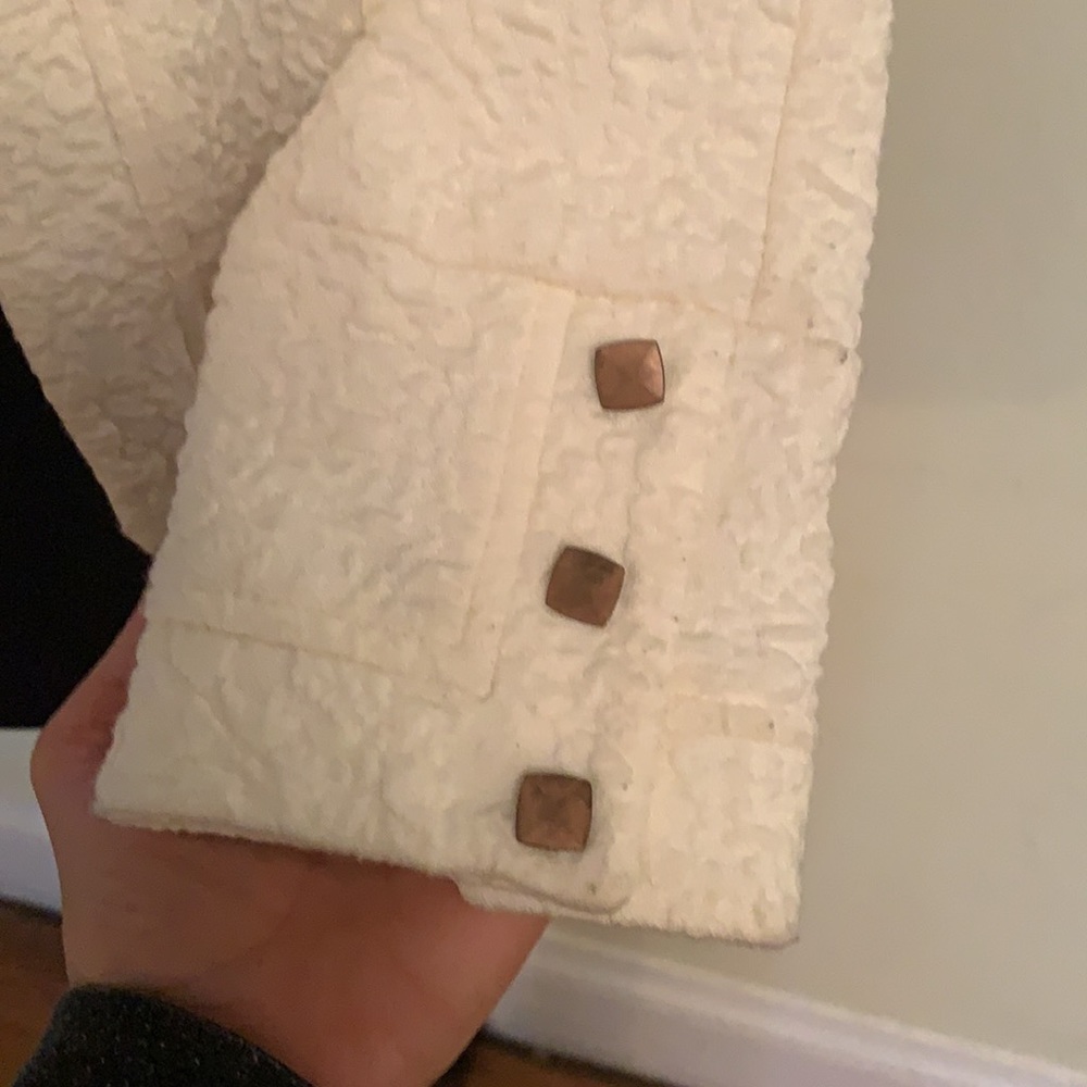 Three Dots Buttonless Cropped Blazer Squared Shou… - image 4